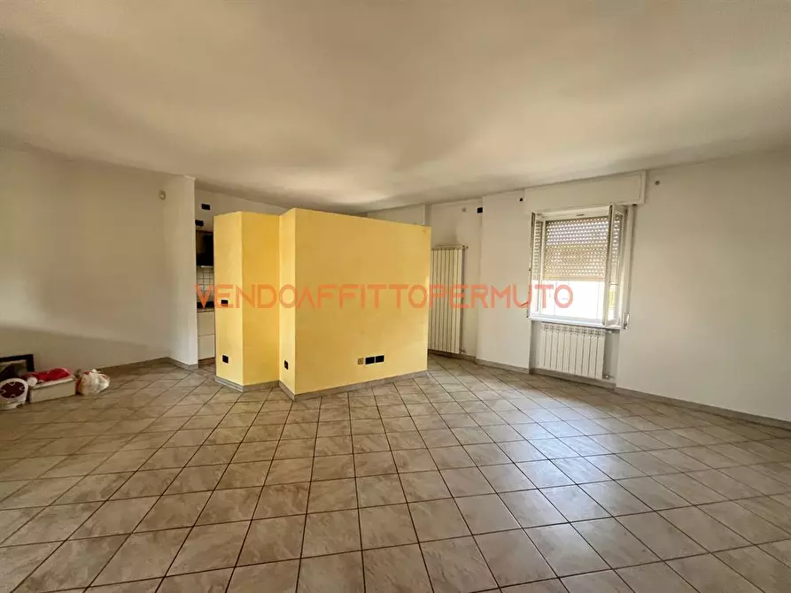 Immagine 3 di Casa indipendente in vendita  in VIA DONIZETTI a Romano Di Lombardia