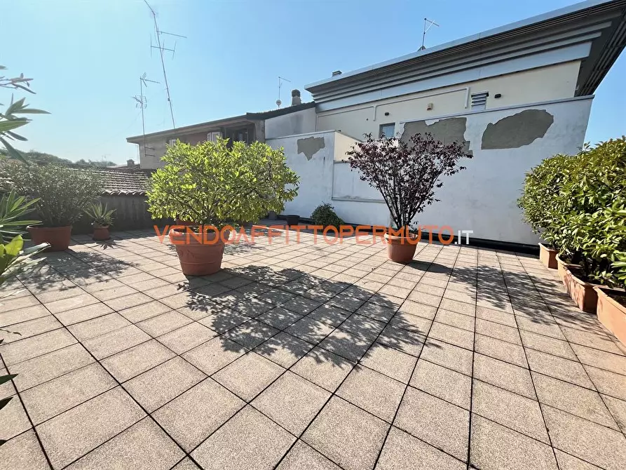 Immagine 2 di Casa indipendente in vendita  in VIA DONIZETTI a Romano Di Lombardia