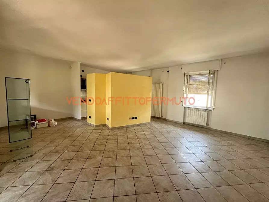 Immagine 8 di Casa indipendente in vendita  in VIA DONIZETTI a Romano Di Lombardia