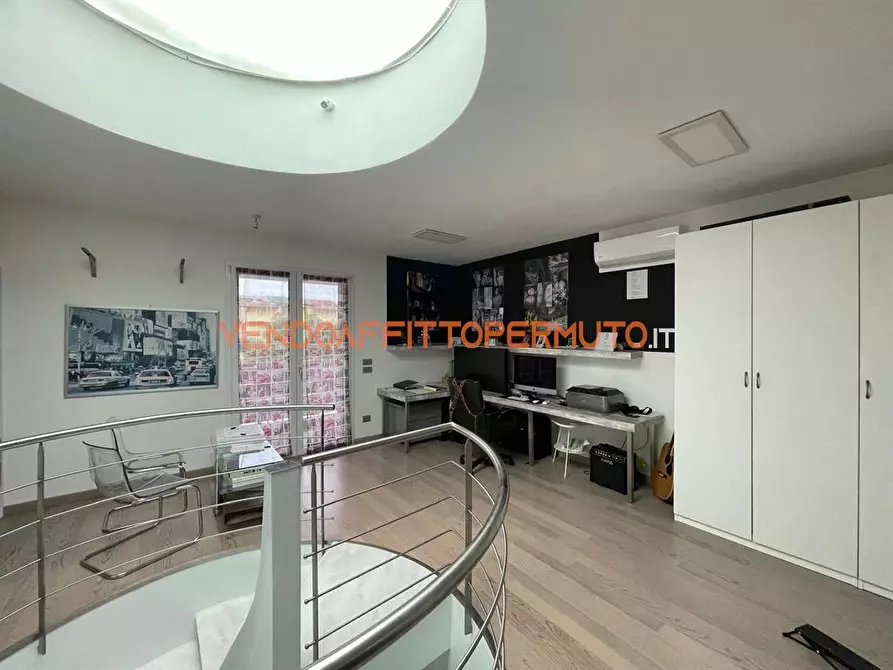 Immagine 2 di Villa in vendita  in guglielmo marconi a Romano Di Lombardia