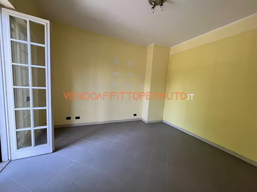 Immagine 4 di Palazzo in vendita  in VIA MOLINO a Isso