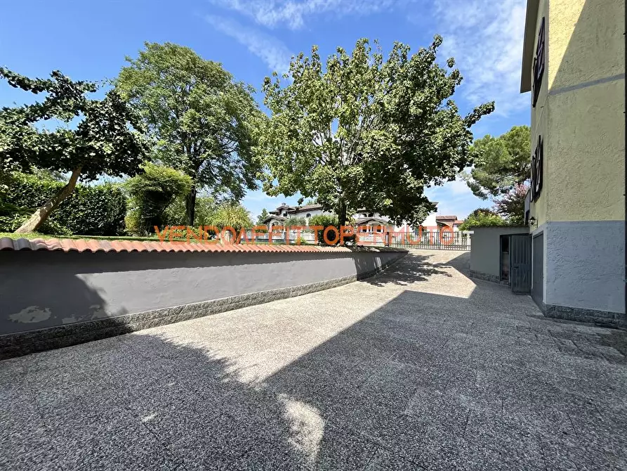 Immagine 8 di Palazzo in vendita  in VIA MOLINO a Isso