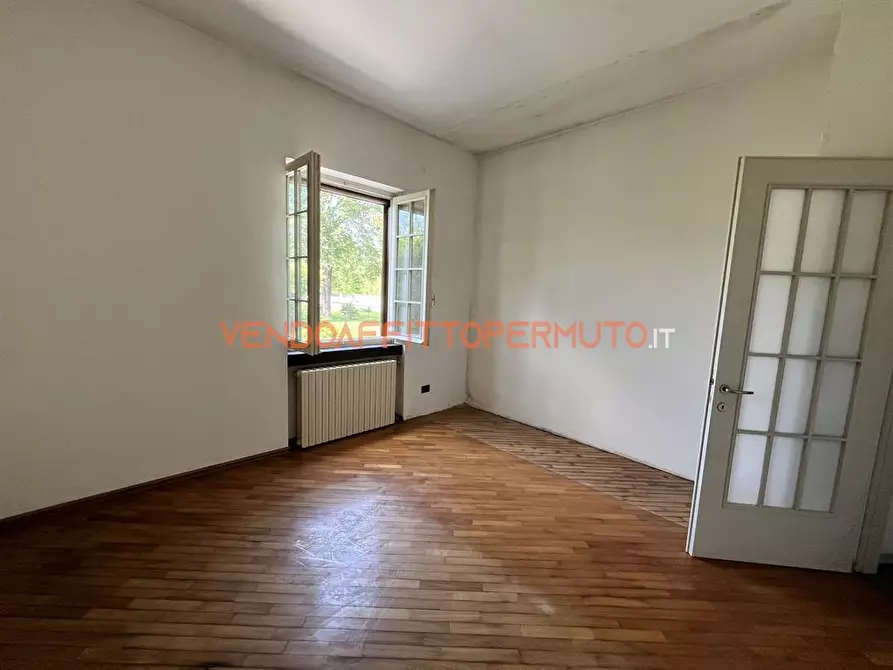 Immagine 2 di Palazzo in vendita  in VIA MOLINO a Isso