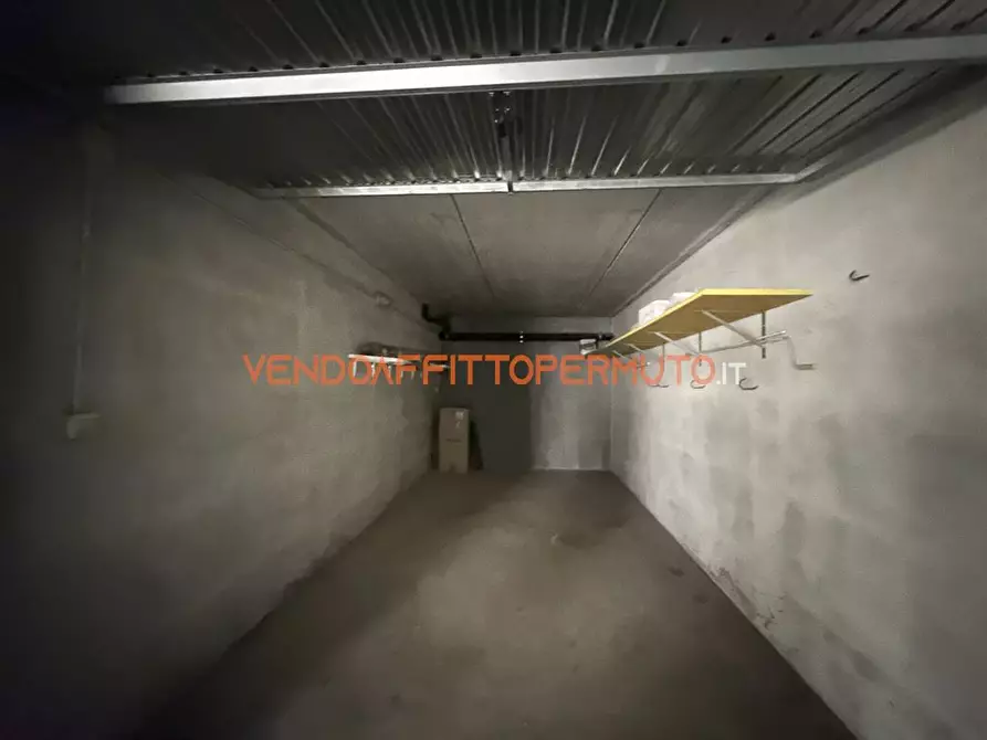 Immagine 1 di Box auto in vendita  in VIA FALCONE a Calcinate