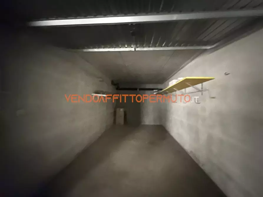 Immagine 2 di Box auto in vendita  in VIA FALCONE a Calcinate