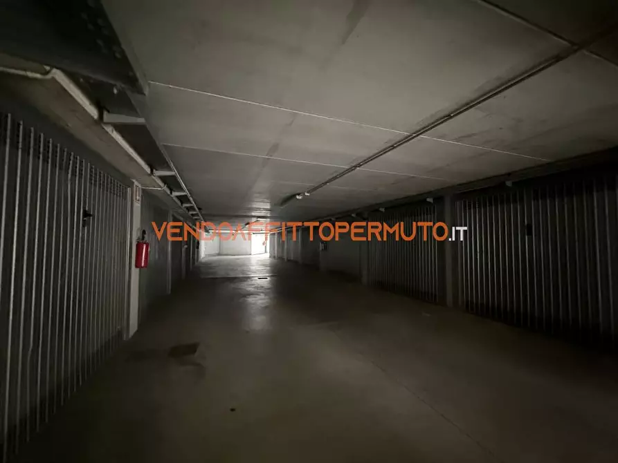 Immagine 5 di Box auto in vendita  in VIA FALCONE a Calcinate