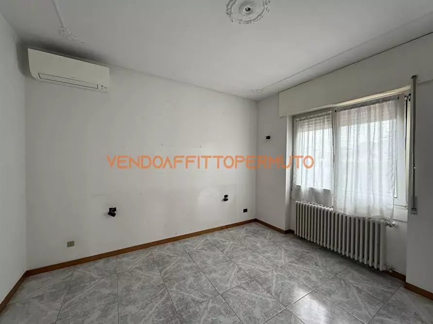 Immagine 9 di Villa in vendita  in via Balilla a Romano Di Lombardia