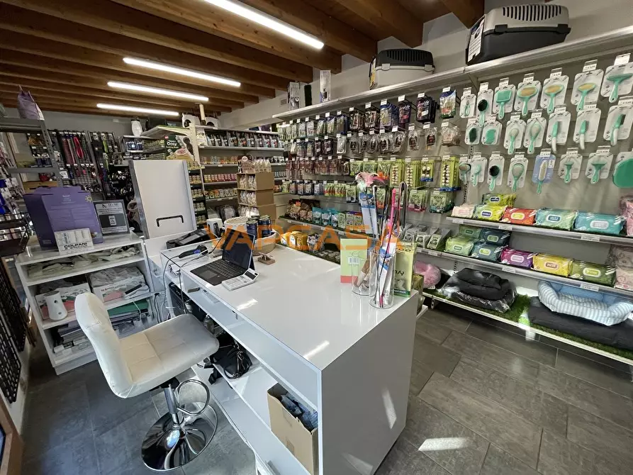 Immagine 5 di Alimentari in vendita  in VIA TRIESTE a Covo