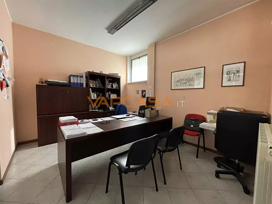 Immagine 1 di Negozio in vendita  in VIA SERIOLETTO a Martinengo
