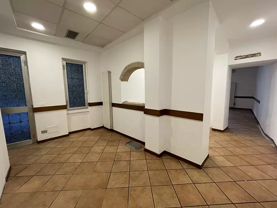 Immagine 2 di Negozio in vendita  in PIAZZA MAGGIORE a Martinengo