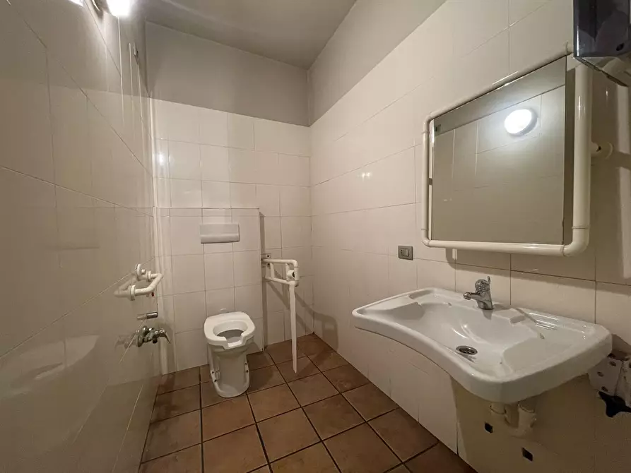 Immagine 6 di Negozio in vendita  in PIAZZA MAGGIORE a Martinengo