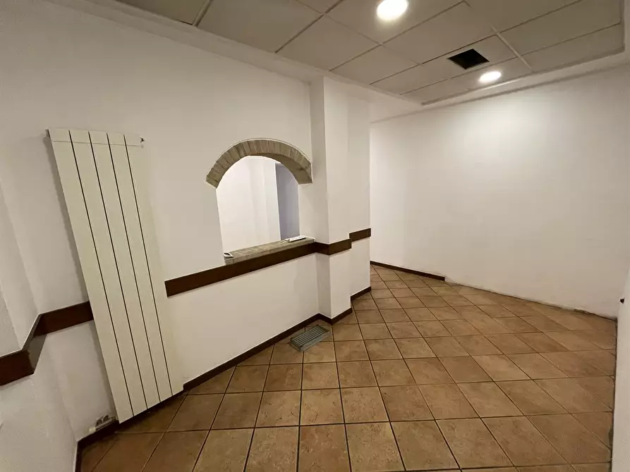 Immagine 5 di Negozio in vendita  in PIAZZA MAGGIORE a Martinengo