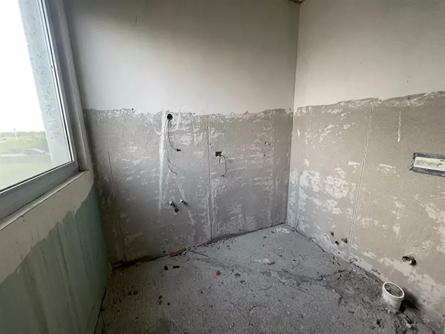 Immagine 7 di Laboratorio in vendita  in VIA SILONE a Urgnano