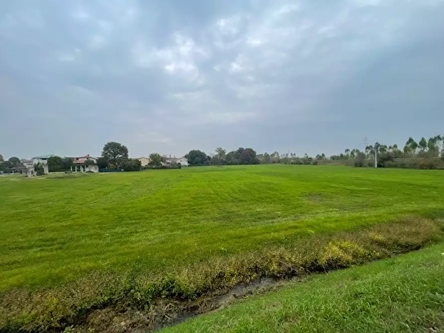 Immagine 1 di Terreno edificabile in vendita  in VIA CARAVAGGIO a Caravaggio