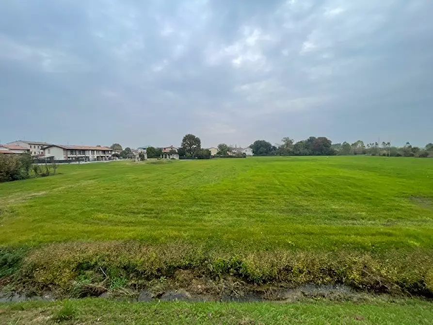 Immagine 2 di Terreno edificabile in vendita  in VIA CARAVAGGIO a Caravaggio