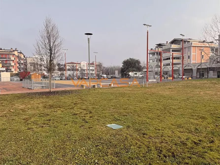 Immagine 8 di Villa in vendita  in Via Armonia 156 a Romano Di Lombardia