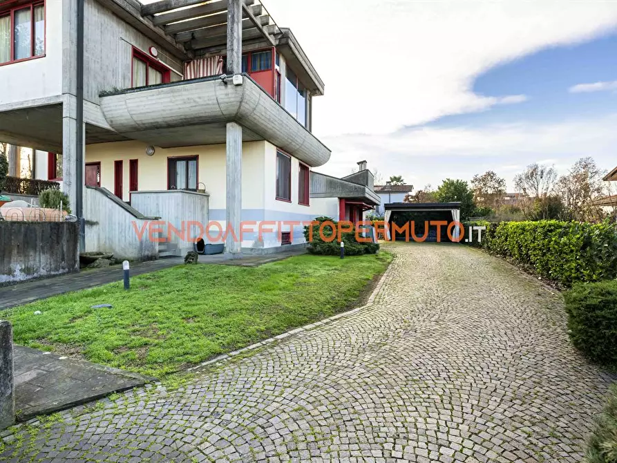 Immagine 4 di Villa in vendita  in VIA DEI PLATANI 4 a Mozzanica