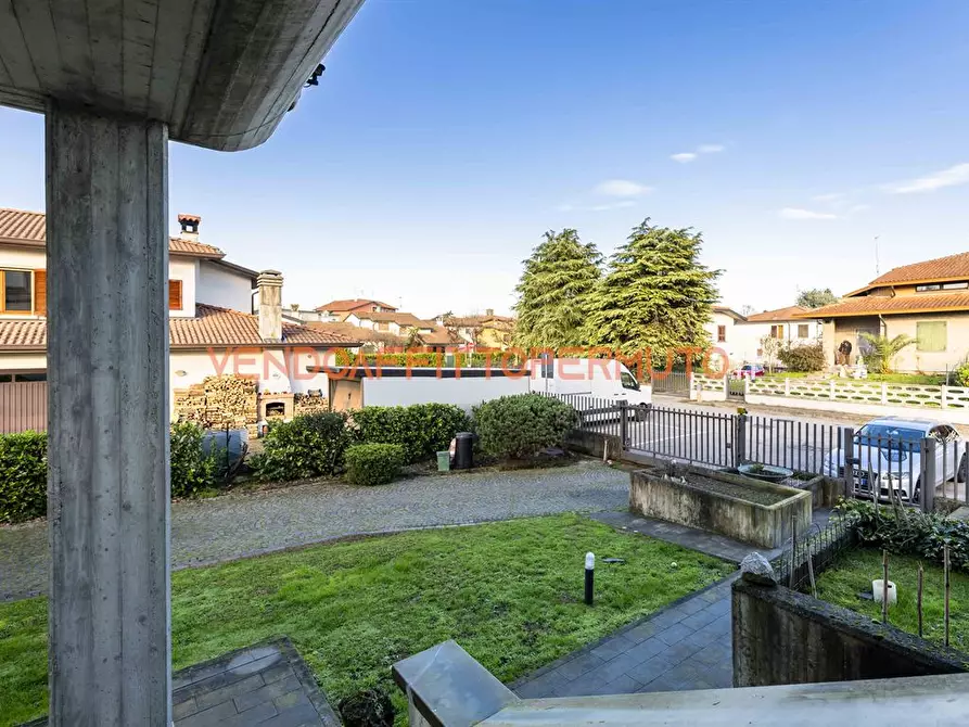 Immagine 2 di Villa in vendita  in VIA DEI PLATANI 4 a Mozzanica