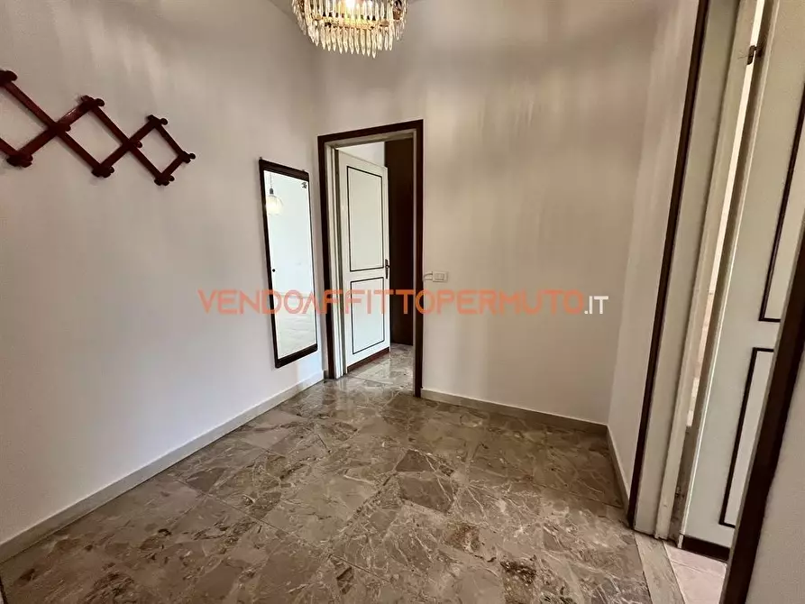 Immagine 4 di Appartamento in vendita  in VIA CRISPI a Romano Di Lombardia