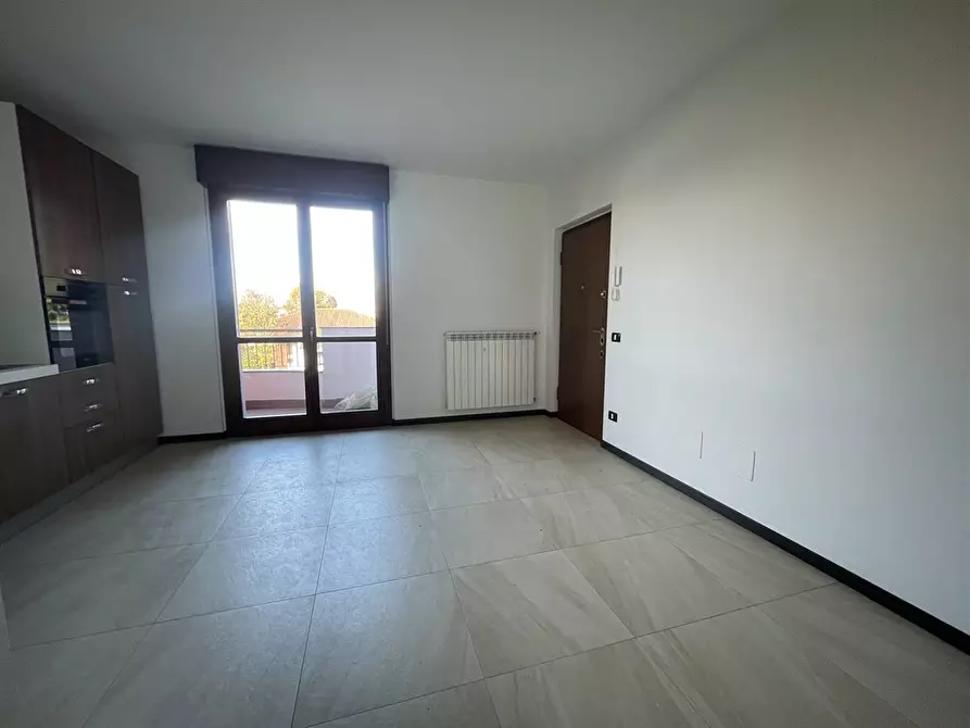 Immagine 4 di Appartamento in vendita  in VIALE LOMBARDIA a Romano Di Lombardia