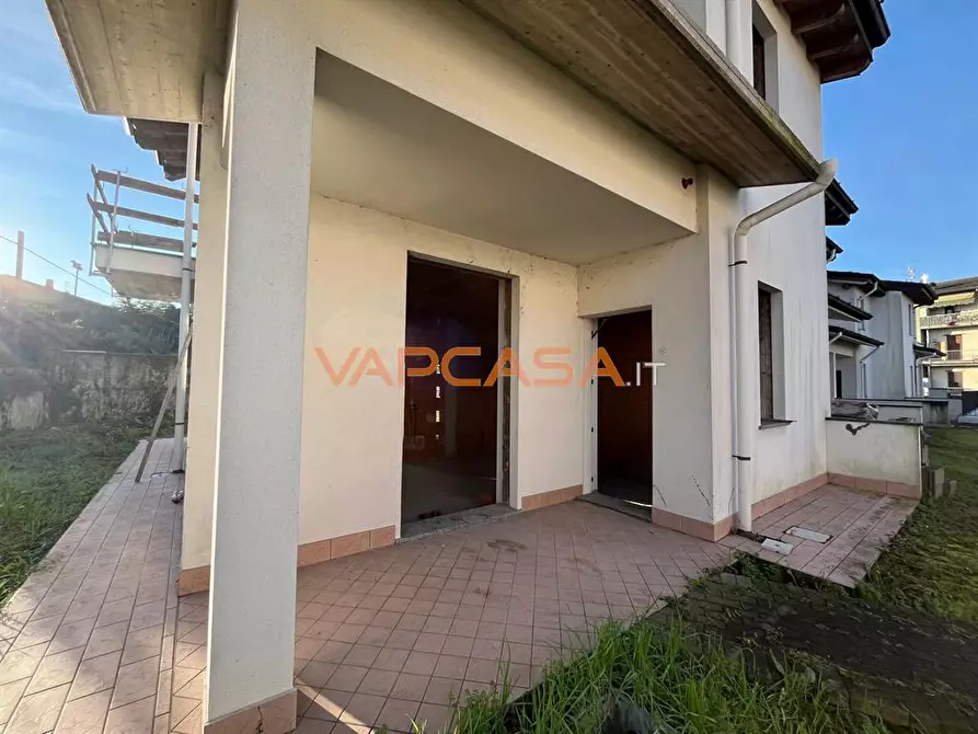Immagine 4 di Villetta a schiera in vendita  in Via Monte Cervino a Castel Rozzone