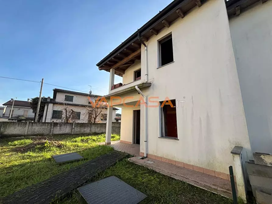 Immagine 8 di Villetta a schiera in vendita  in Via Monte Cervino a Castel Rozzone