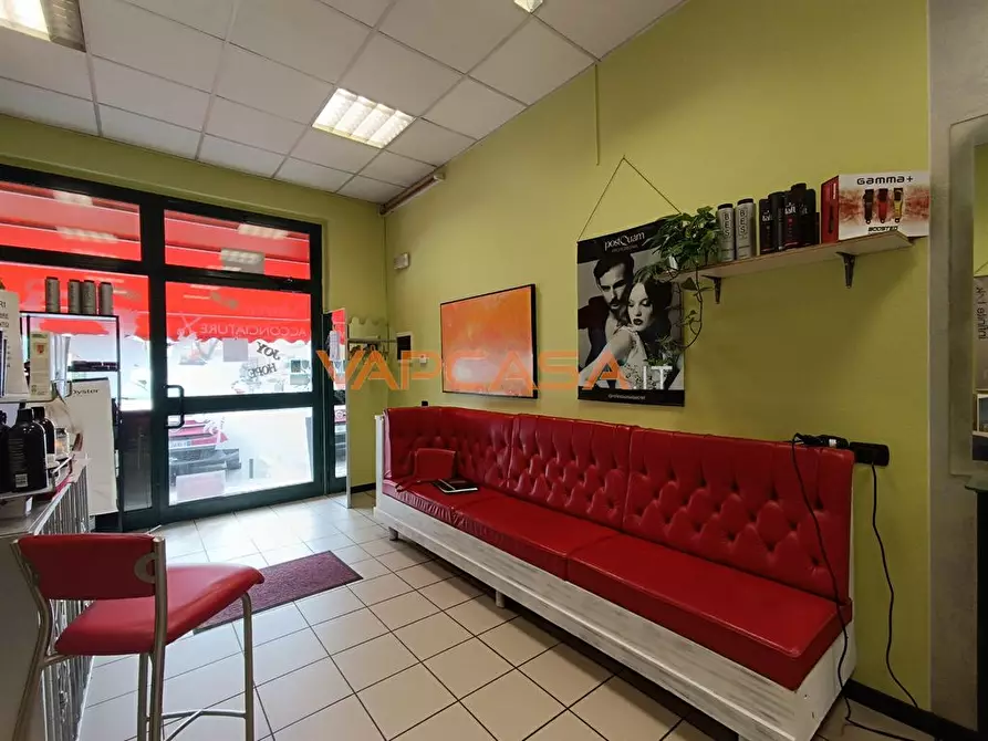 Immagine 8 di Negozio in vendita  in VIA PUCCINI a Villongo