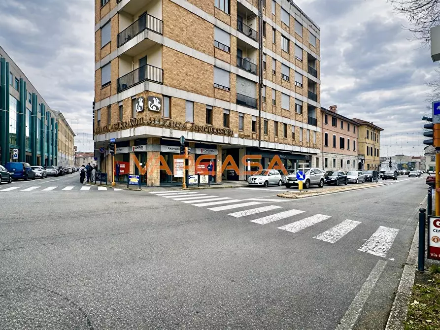 Immagine 4 di Appartamento in vendita  in VIA CAMILLO CAVOUR 1 a Treviglio