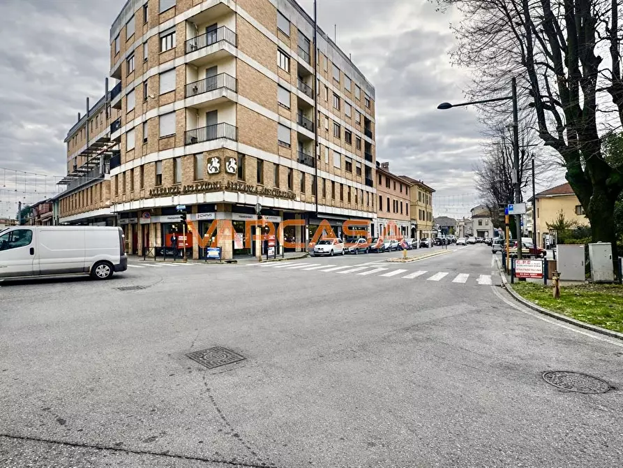 Immagine 3 di Appartamento in vendita  in VIA CAMILLO CAVOUR 1 a Treviglio