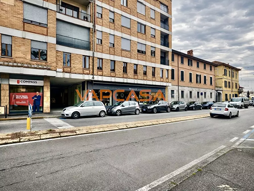 Immagine 2 di Appartamento in vendita  in VIA CAMILLO CAVOUR 1 a Treviglio