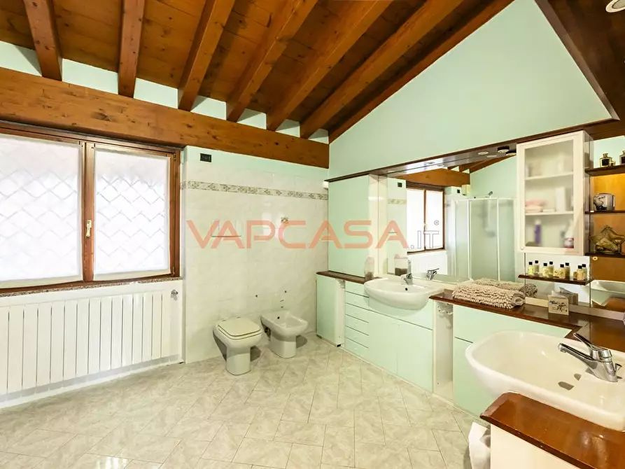 Immagine 7 di Villa in vendita  in VIA CANIANA a Cividate Al Piano