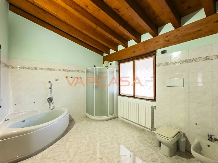 Immagine 8 di Villa in vendita  in VIA CANIANA a Cividate Al Piano