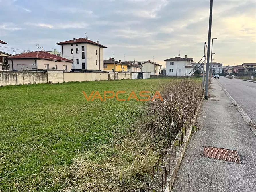 Immagine 3 di Appartamento in vendita  in VIA DELLE COSTELLAZIONI SNC a Romano Di Lombardia