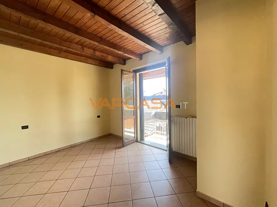 Immagine 1 di Appartamento in vendita  in VIA MARCONI 18 a Calvenzano