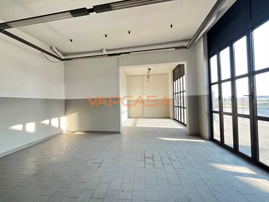 Immagine 7 di Locale commerciale in vendita  in CALCINATE a Ghisalba