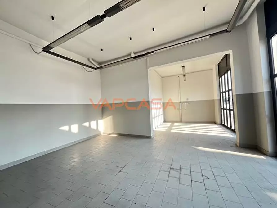 Immagine 8 di Locale commerciale in vendita  in CALCINATE a Ghisalba