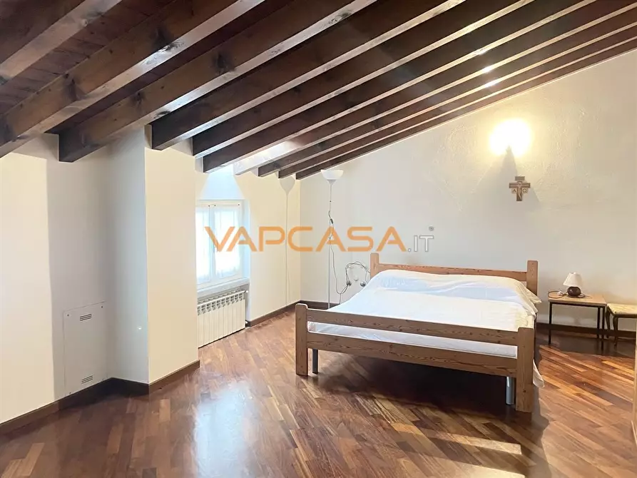 Immagine 2 di Appartamento in vendita  in via mazzini a Lurano