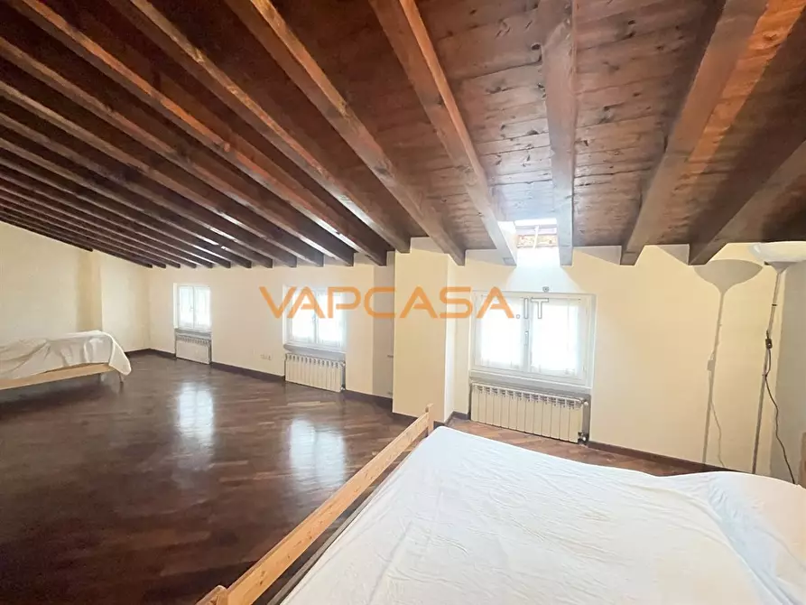 Immagine 1 di Appartamento in vendita  in via mazzini a Lurano