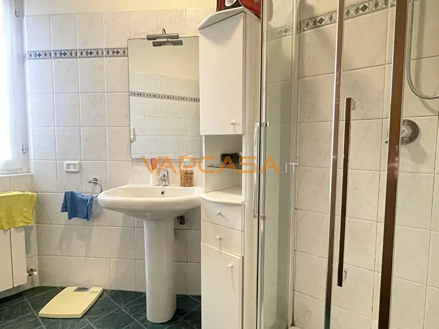 Immagine 3 di Appartamento in vendita  in via mazzini a Lurano