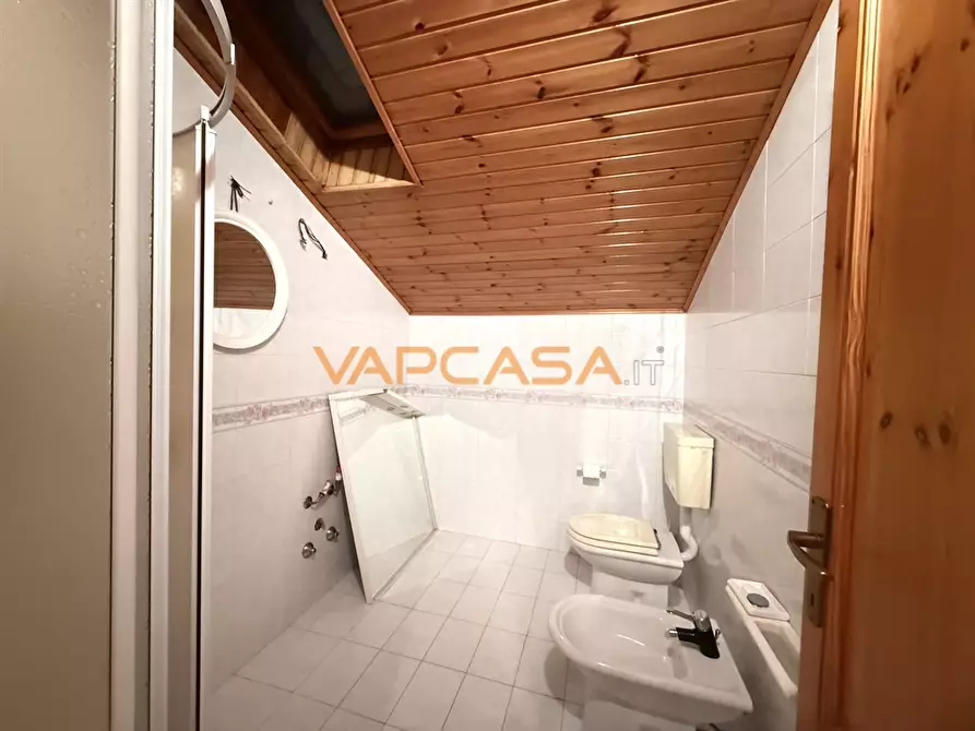 Immagine 3 di Casa indipendente in vendita  in VIA MONTE 3 a Capriolo