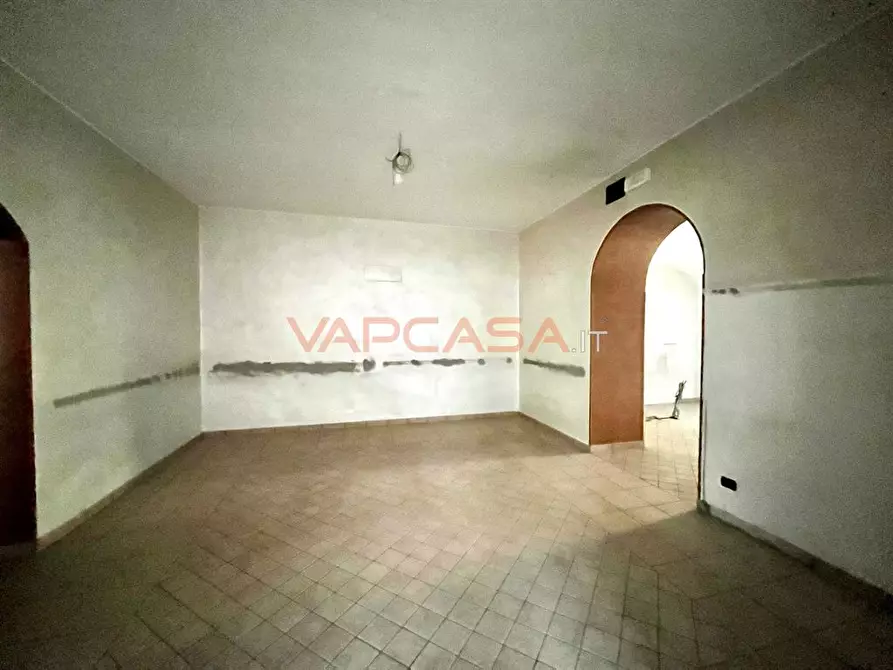 Immagine 4 di Negozio in affitto  in VIA PATRIOTI ROMANESI 8 a Romano Di Lombardia