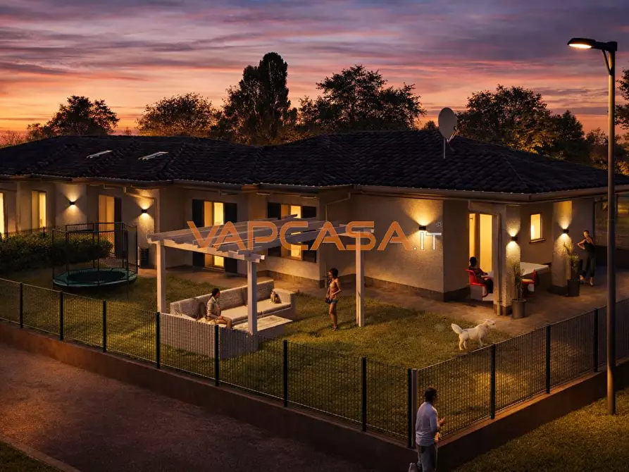 Immagine 1 di Villa in vendita  in VIA MARIA CALLAS SNC a Caravaggio