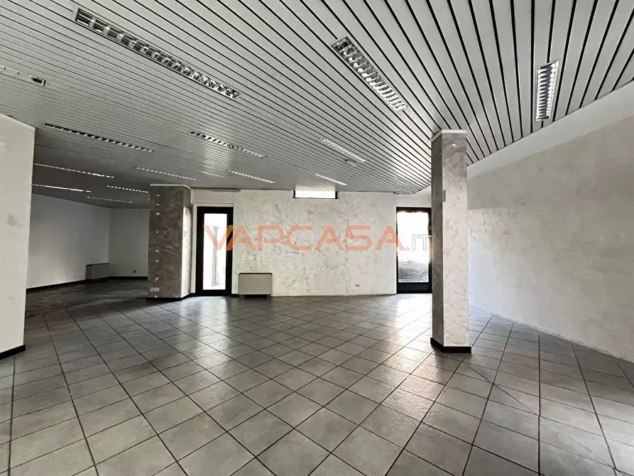 Immagine 5 di Locale commerciale in affitto  in VIA GIACOMO MATTEOTTI a Urgnano