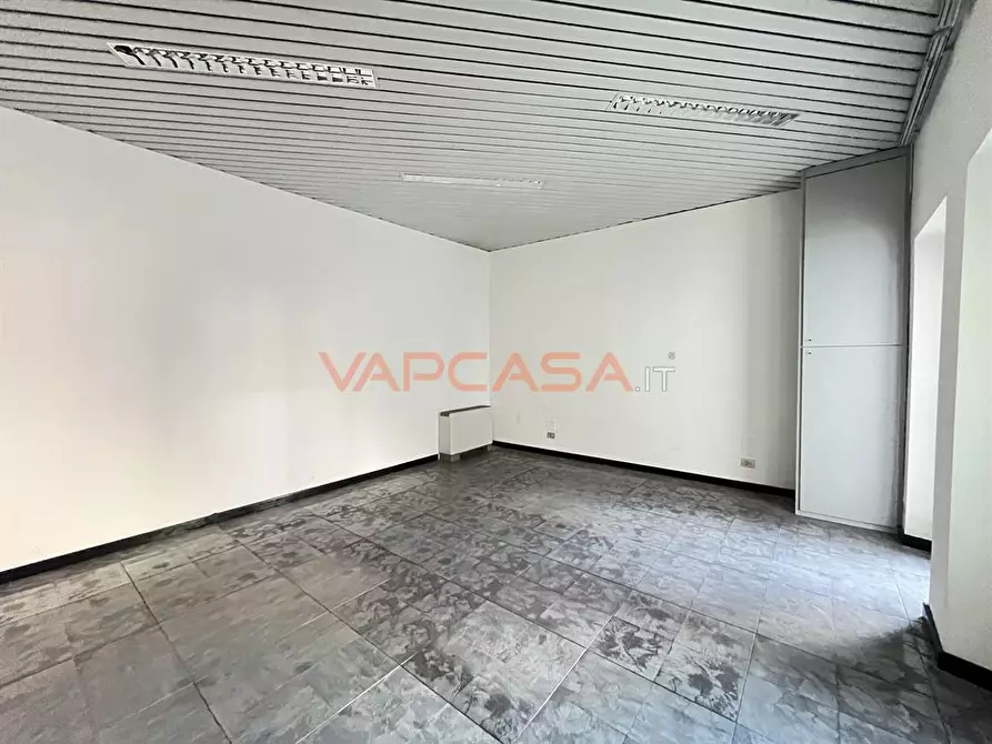 Immagine 1 di Locale commerciale in affitto  in VIA GIACOMO MATTEOTTI a Urgnano