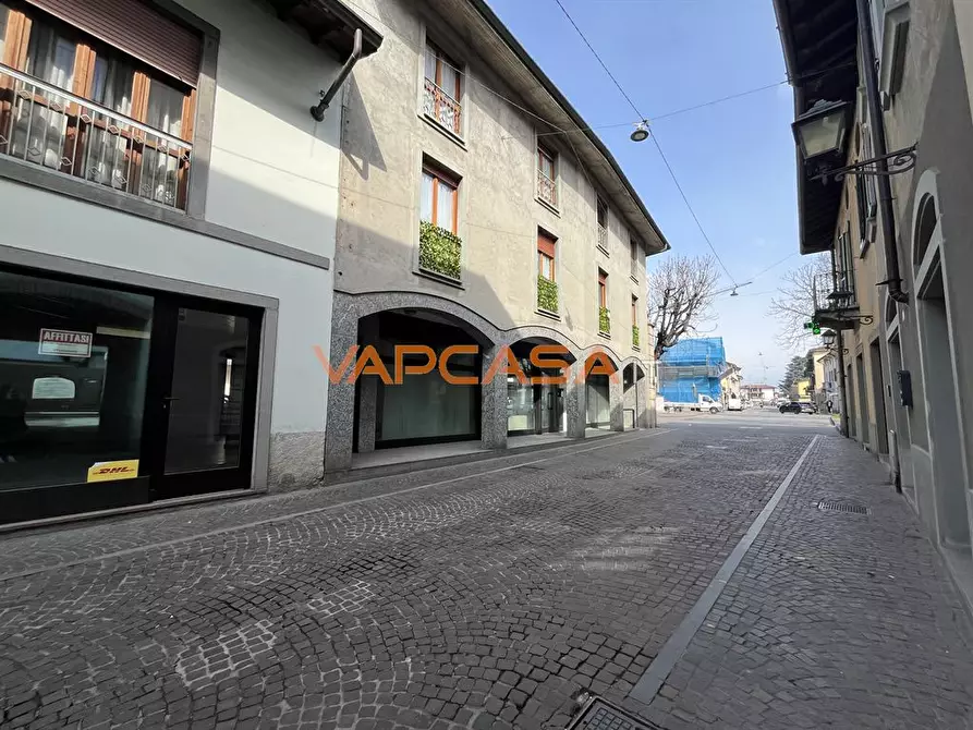 Immagine 9 di Locale commerciale in affitto  in VIA GIACOMO MATTEOTTI a Urgnano
