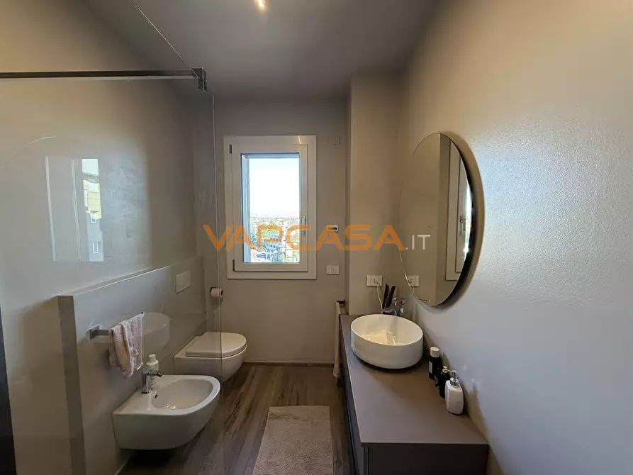 Immagine 8 di Appartamento in vendita  in Via Baslini 14 a Treviglio