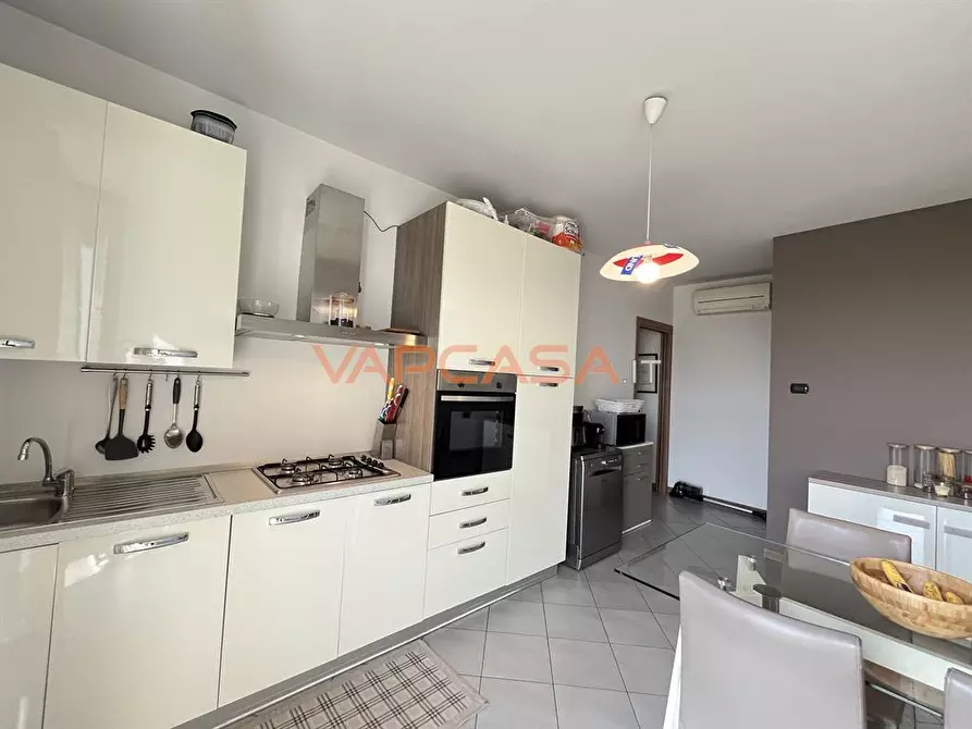 Immagine 2 di Appartamento in vendita  in VIA DEGLI ALPINI a Castel Rozzone