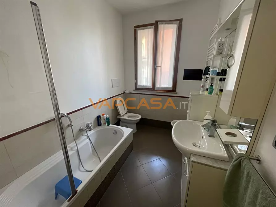 Immagine 4 di Appartamento in vendita  in VIA COLOMBERA a Romano Di Lombardia