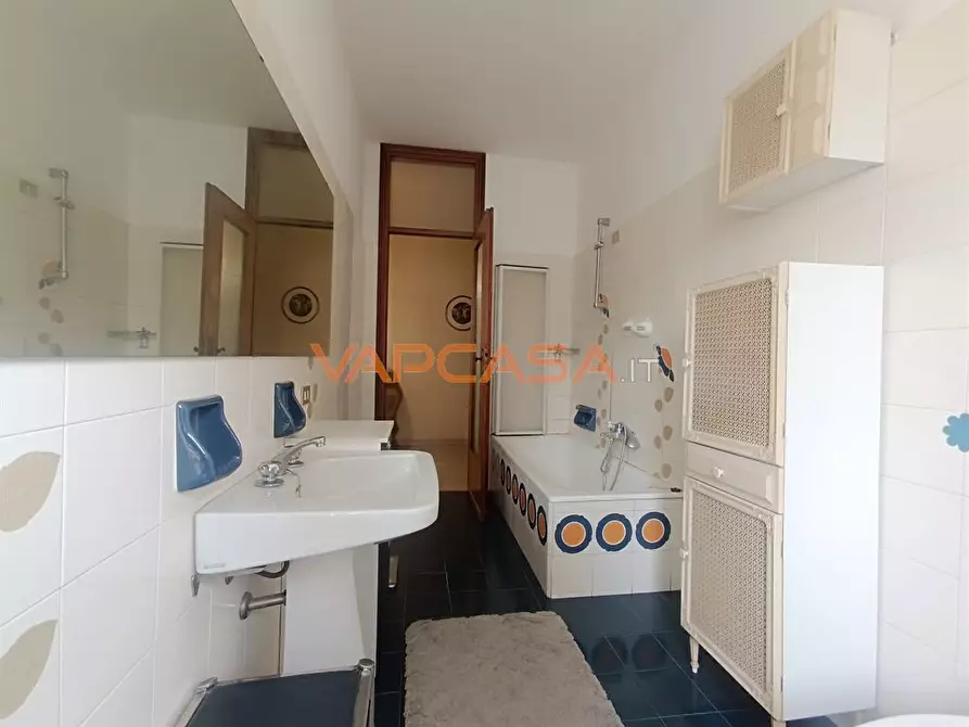 Immagine 1 di Appartamento in vendita  in VIA BETULLE a Calcinate