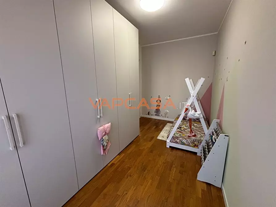 Immagine 5 di Appartamento in vendita  in VIA DEGLI ASTRI a Romano Di Lombardia
